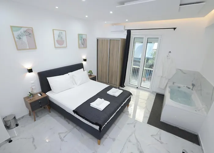 Apollo 2 Bd Jacuzzi Suite