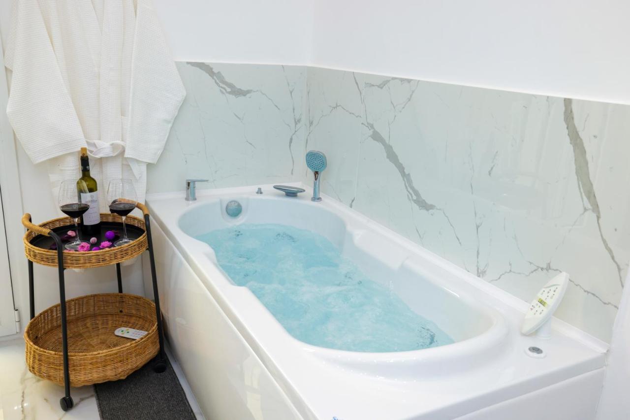Apollo 2 Bd Jacuzzi Apartment *